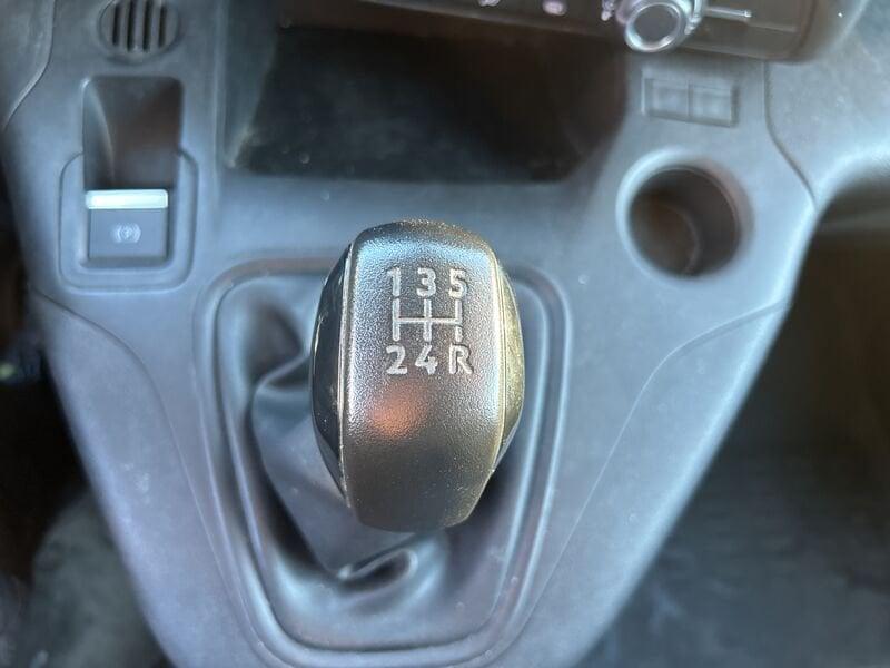 Peugeot Partner 2018 1.5 bluehdi 100cv L1 Grip 10q E6d