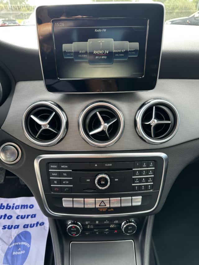 MERCEDES-BENZ GLA 180 d Business