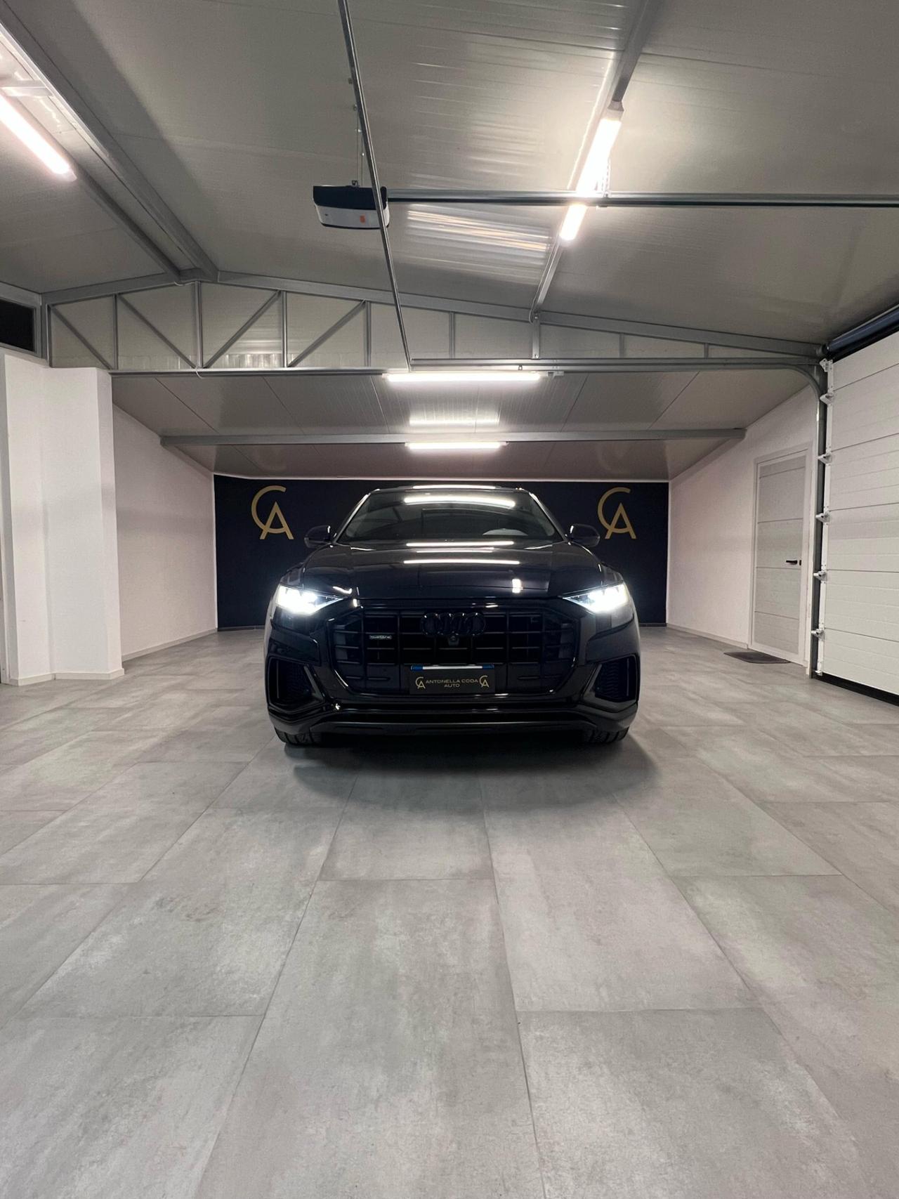 Audi Q8 55 TFSI e quattro tiptronic Sport