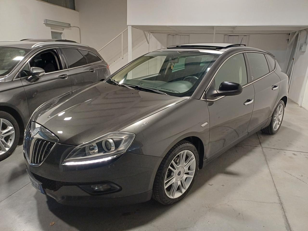 Lancia Delta 1.6 MJT DPF Platino TETTO