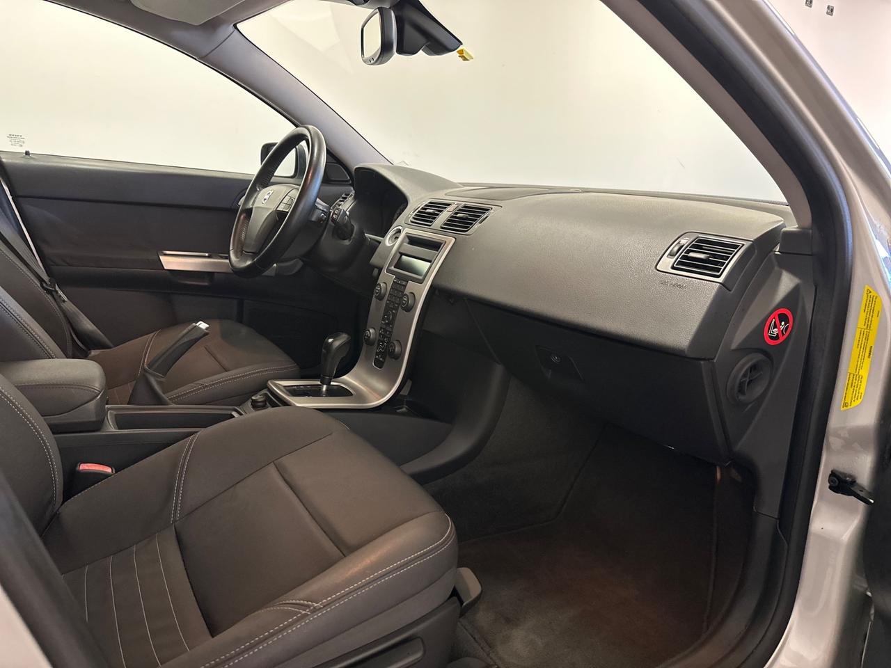 Volvo V50 2.4 D5 cat aut. Momentum AUTOMATICA