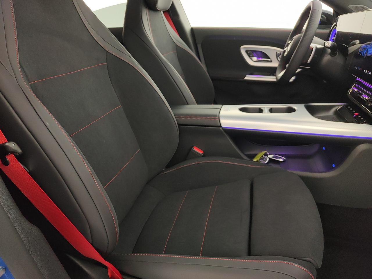 Mercedes-Benz CLA 200 4MATIC