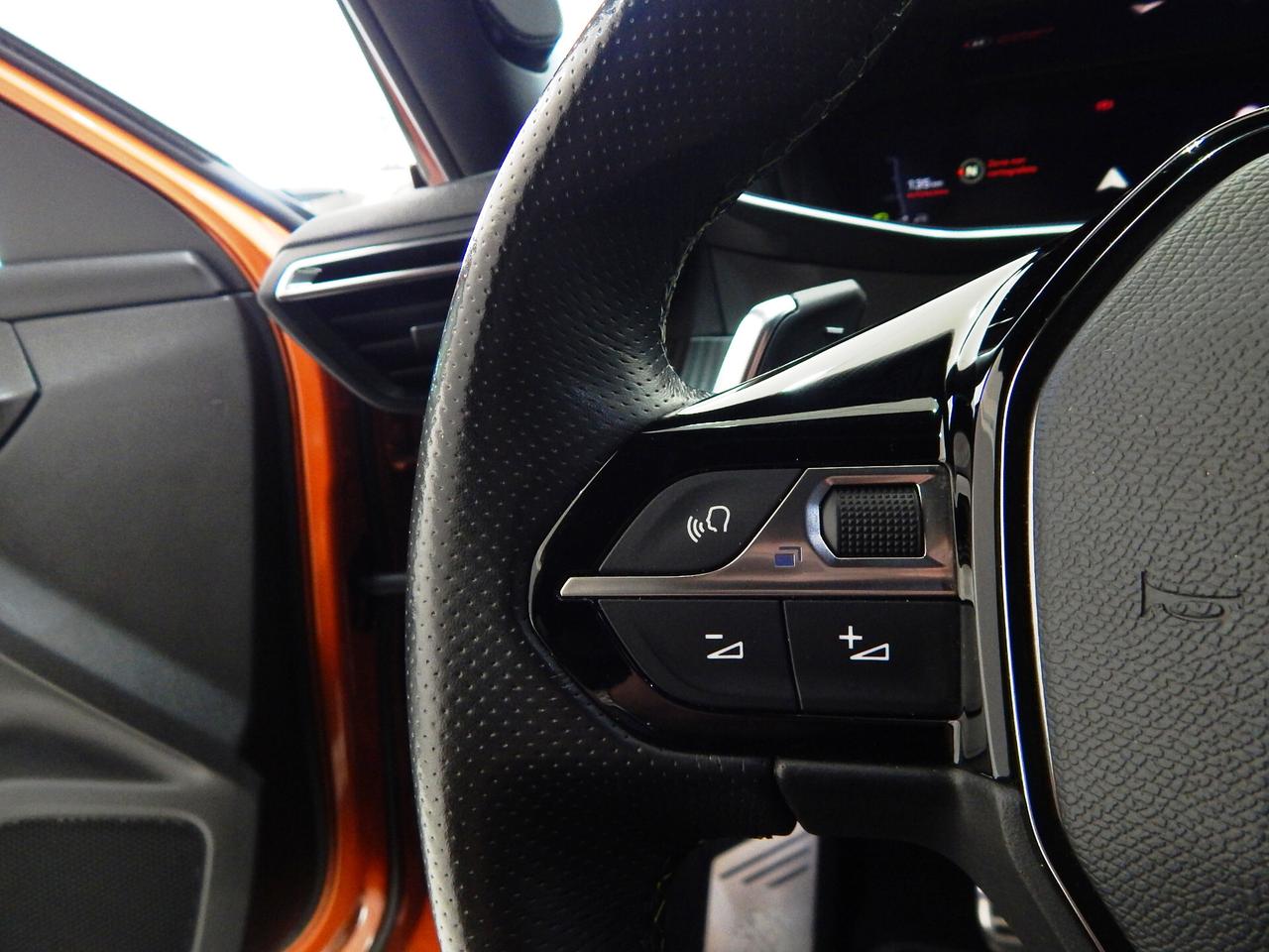 Peugeot 2008 1.5 bluehdi GT S&S EAT8 NAVI-PELLE-LED-FOCAL-KAMER