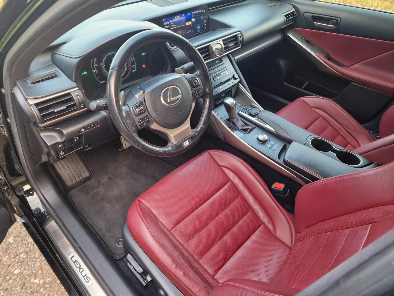 Lexus IS 300 Hybrid FSport