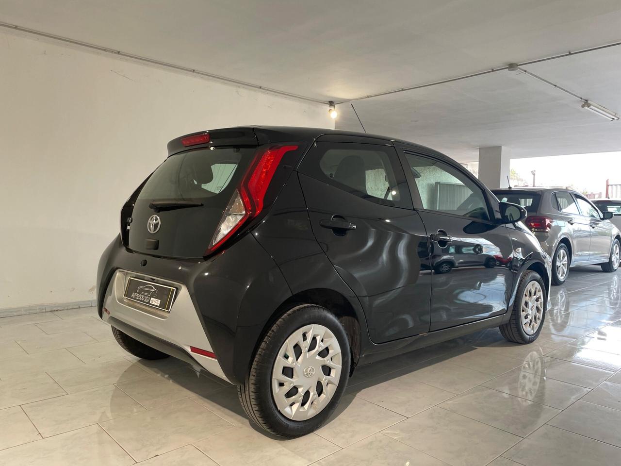 Toyota Aygo Connect 1.0 72CV X-CONNECT NEOPATENTATI