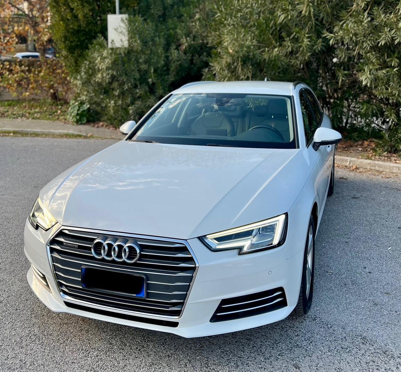 Audi A4 2.0 TDI AVANT Acc.Permute