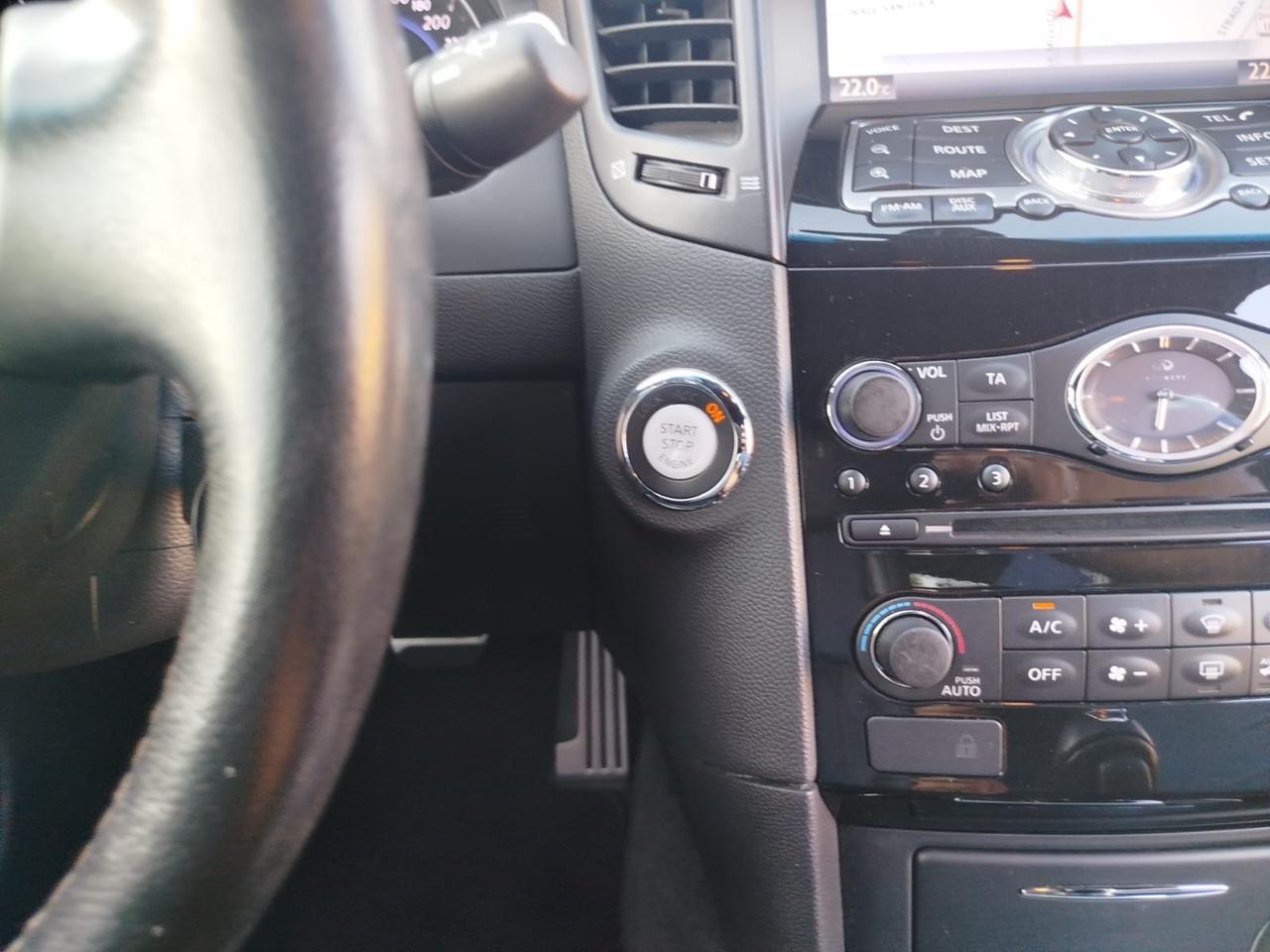 Infiniti QX70 3.0 diesel V6 AT S Premium