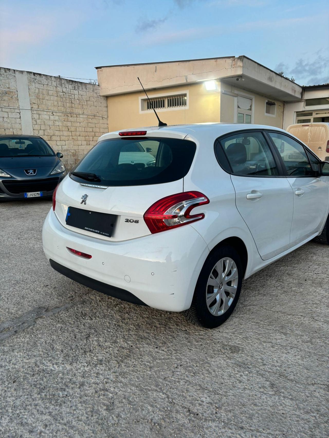 Peugeot 208 1.4 HDi 68 CV 5 porte Allure