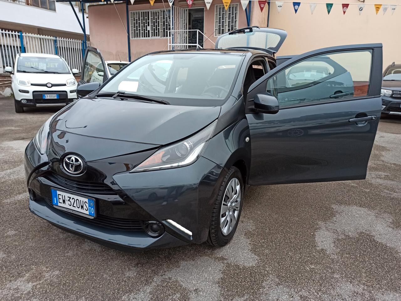 Toyota Aygo 1.0 VVT-i 69 CV 5 porte x-wave