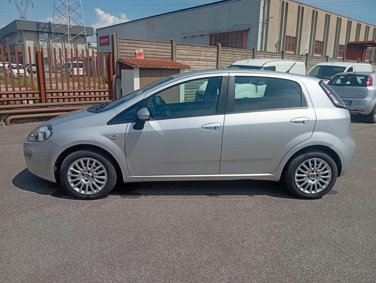 Fiat Punto 1.3 MJT II 75 CV 5 porte NEOPATENTATI OK