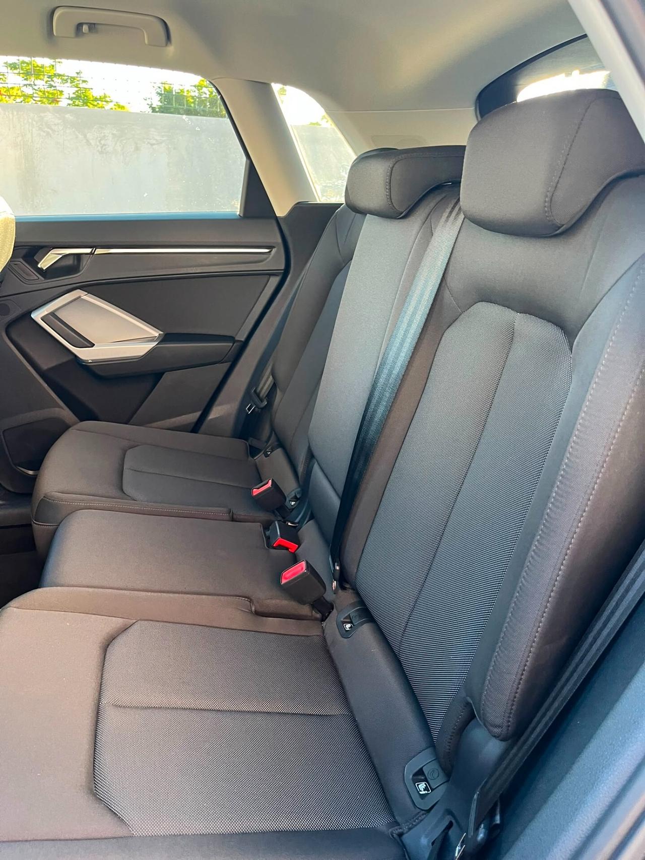 Audi Q3 35 TDI quattro S tronic Business Advanced