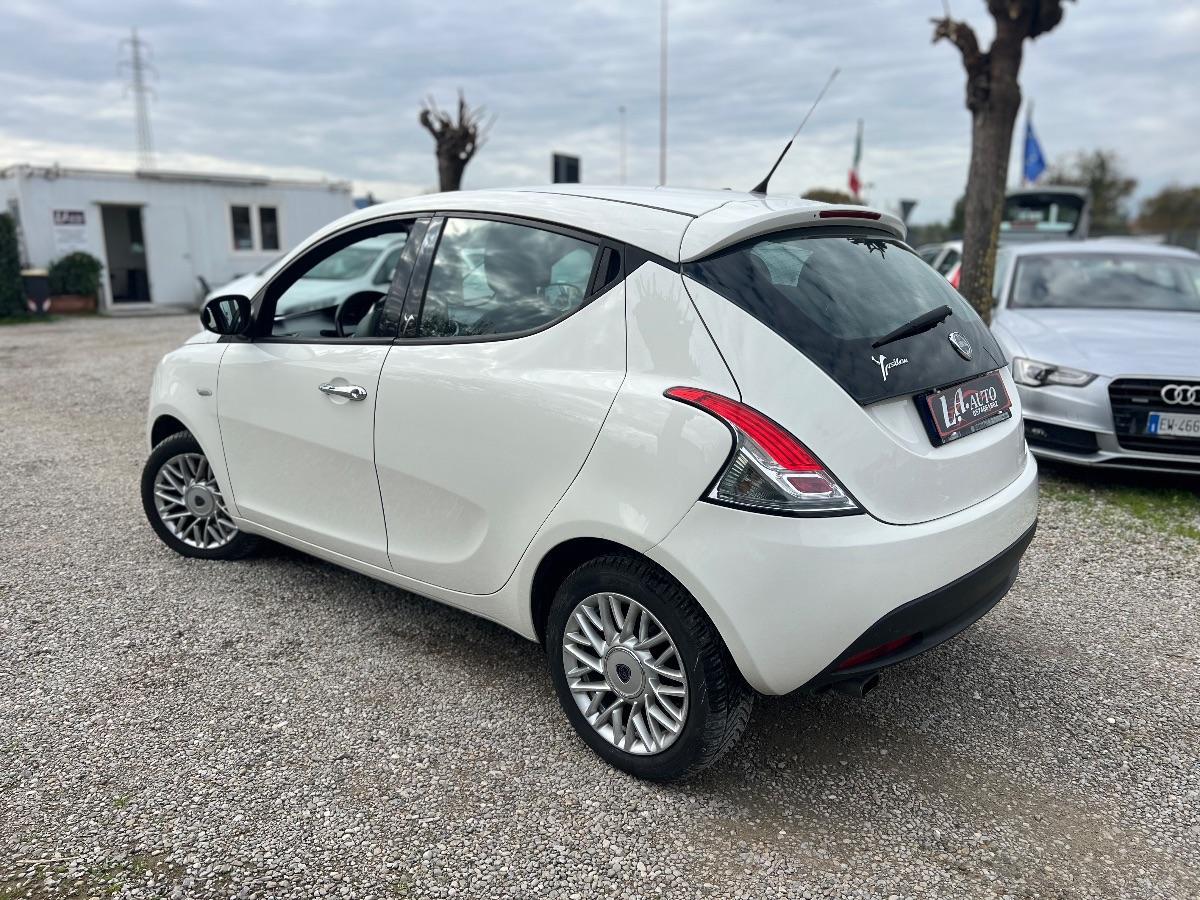 LANCIA - Ypsilon - 1.2 69 CV 5 porte Silver