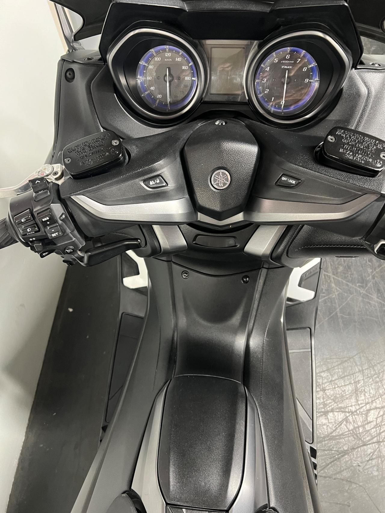 Yamaha TMAX 560 Tech max