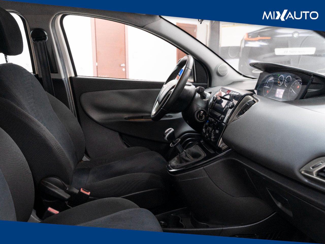 Lancia Ypsilon 1.2 Gold 30th 69CV EU6