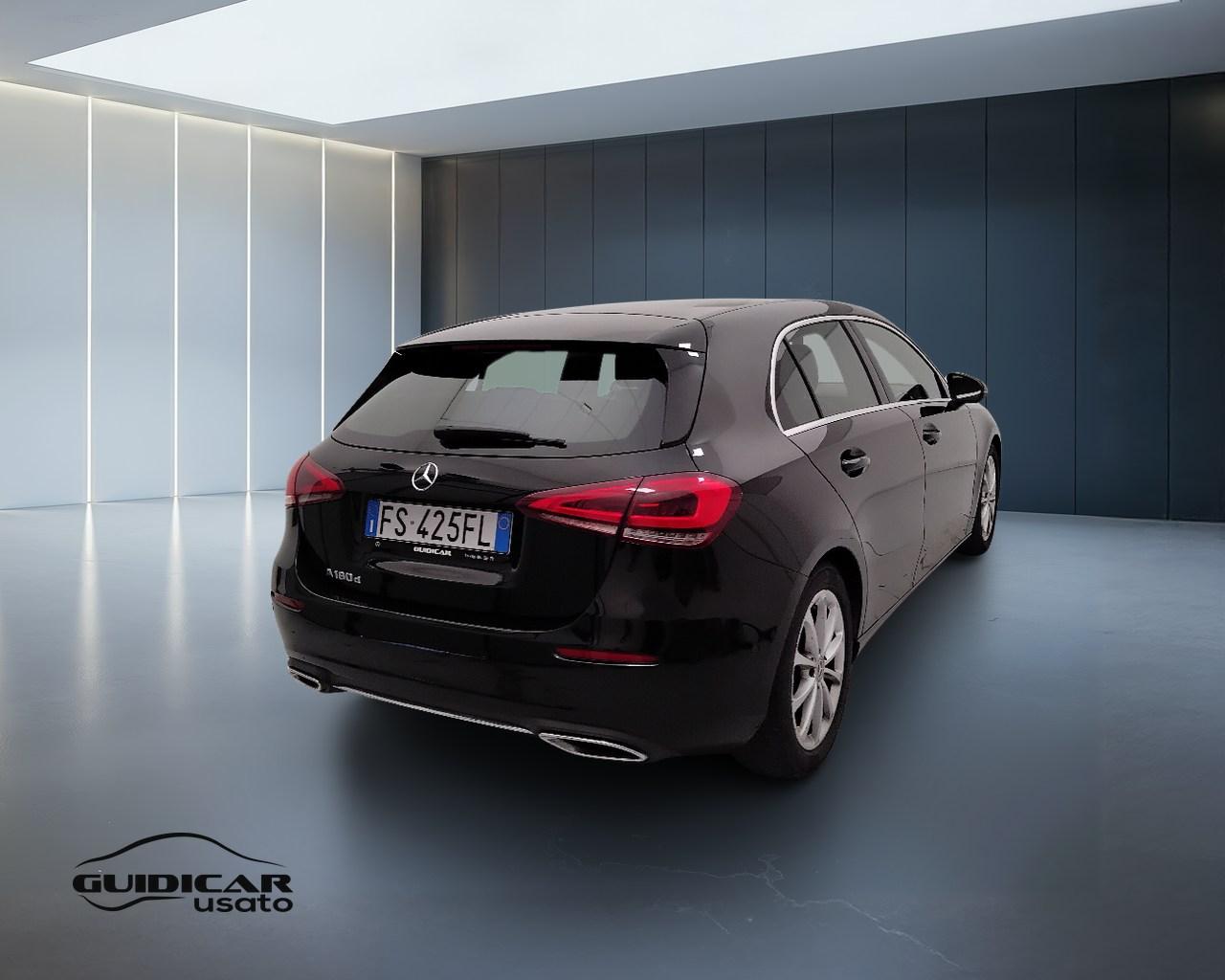 Mercedes-Benz Classe A - W177 2018 - A 180 d Sport auto