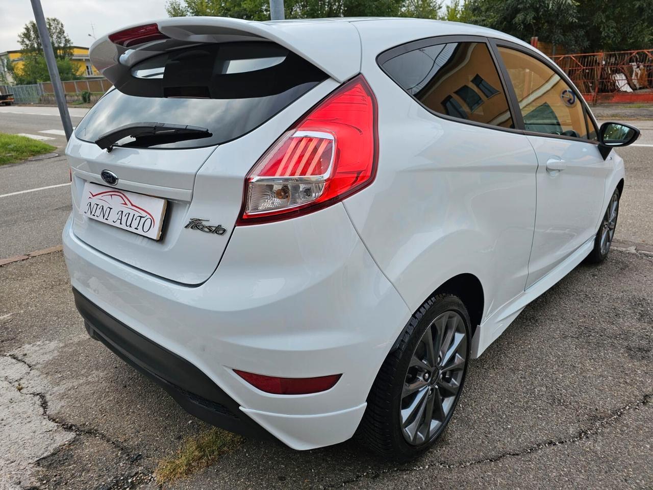 Ford Fiesta 1.5 TDCi 75cv ST-Line*Navi*Cerchi*Unipro*