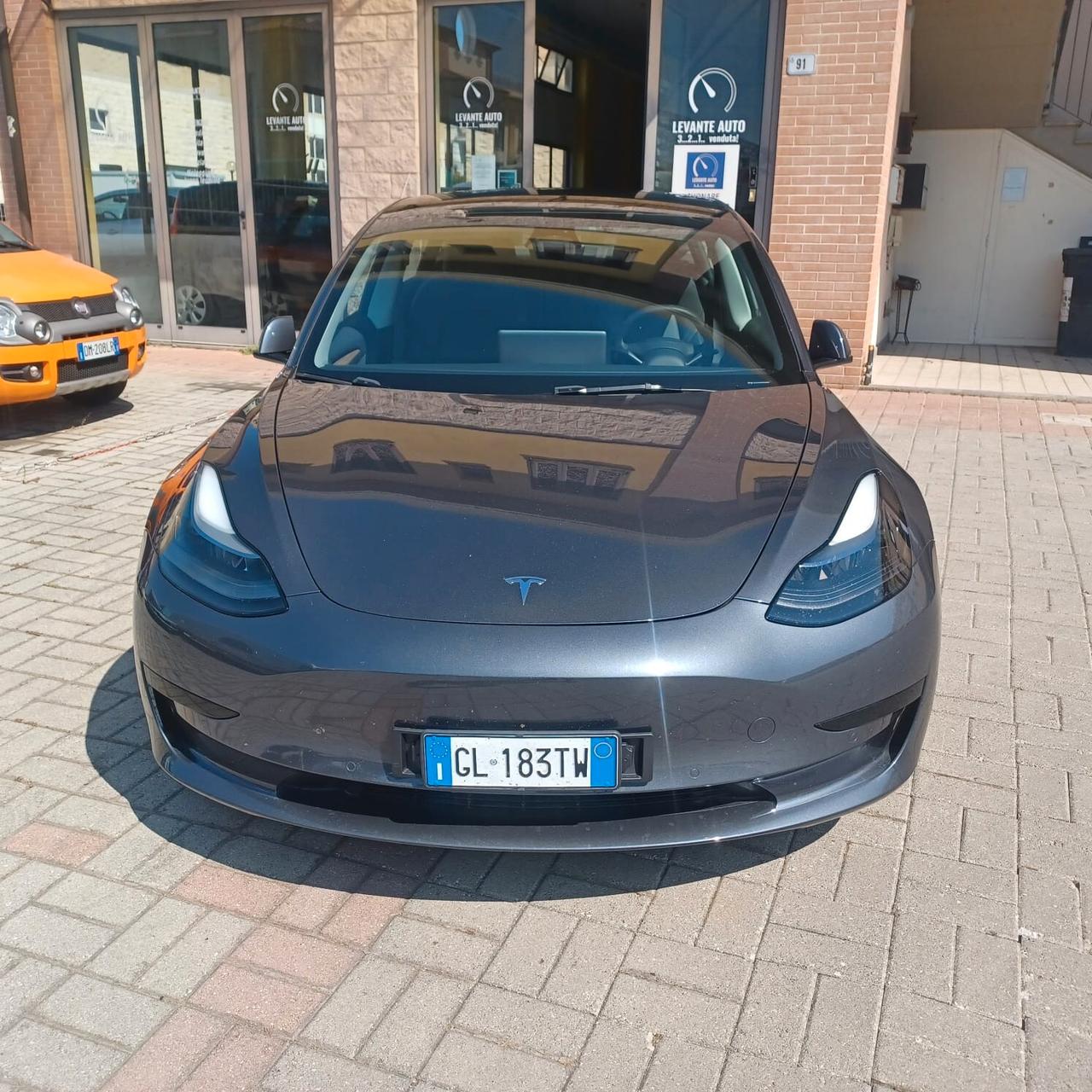 58078KM TESLA GANCIO DI TRAINO AUTONOMIA 408KM
