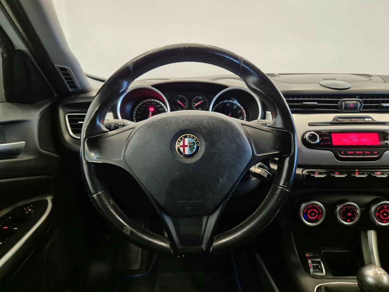Alfa Romeo Giulietta 1.4 tb 105cv - NEOPATENTATI