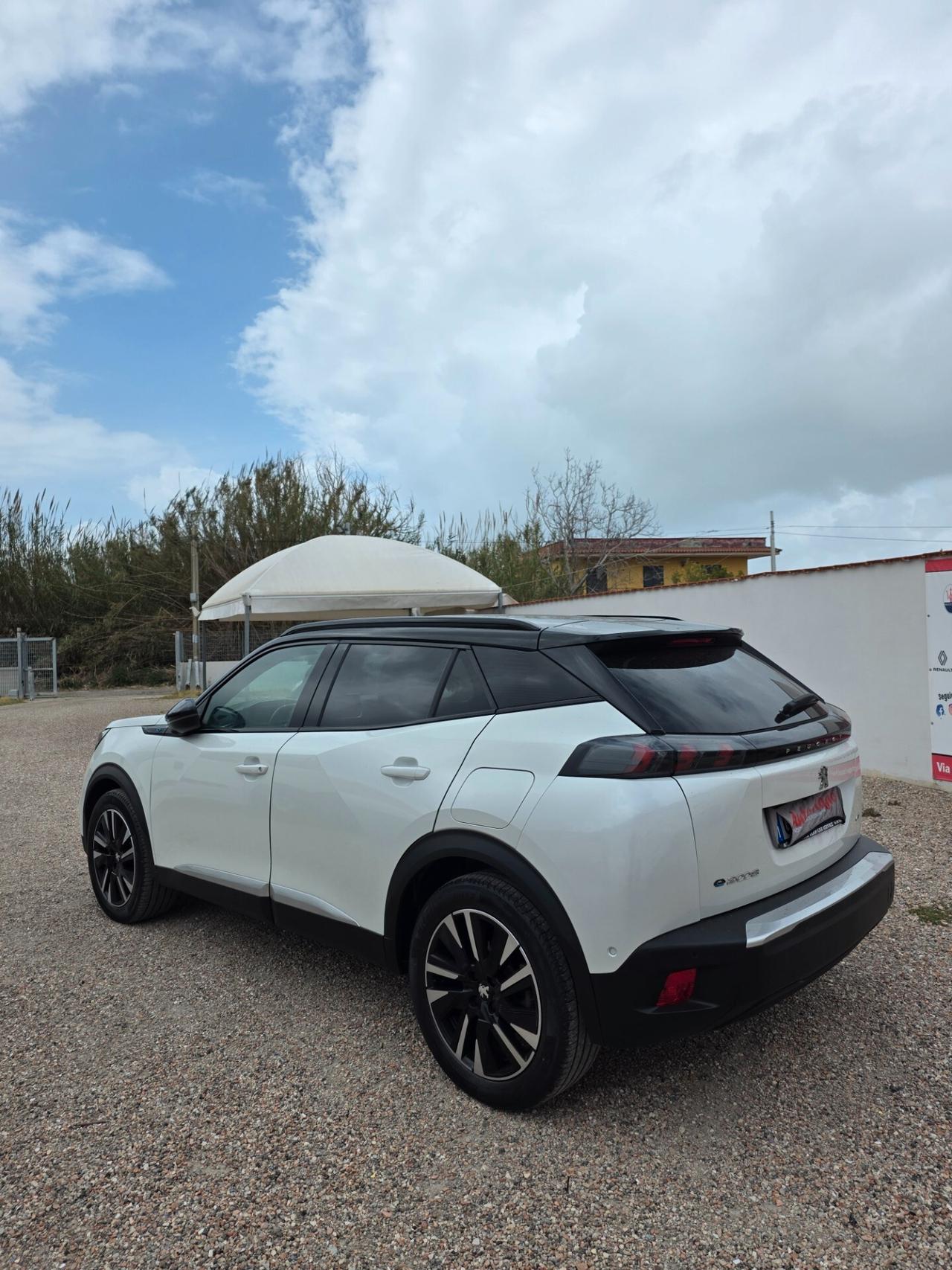 Peugeot 2008 motore elettrico 136 CV GT Line