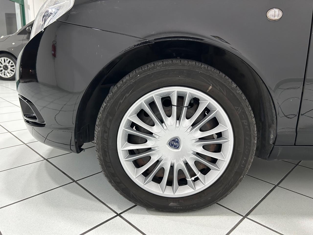 Lancia Ypsilon 1.4 Platino Ecochic GPL