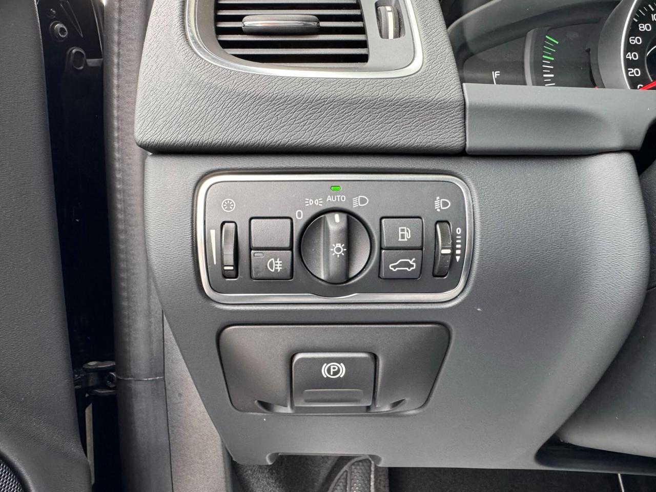 Volvo V60 CrossCountry D3 Business gear GARANZIA24