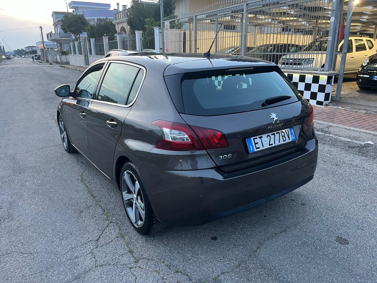 Peugeot 308 1.6 e-HDi Stop&Start Allure Unipro 2013