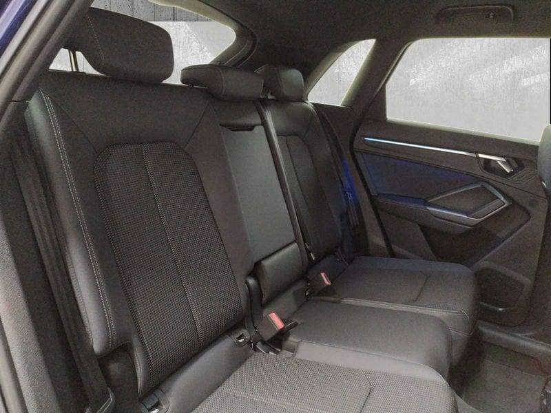 Audi Q3 35 2.0 tdi Identity Black s-tronic