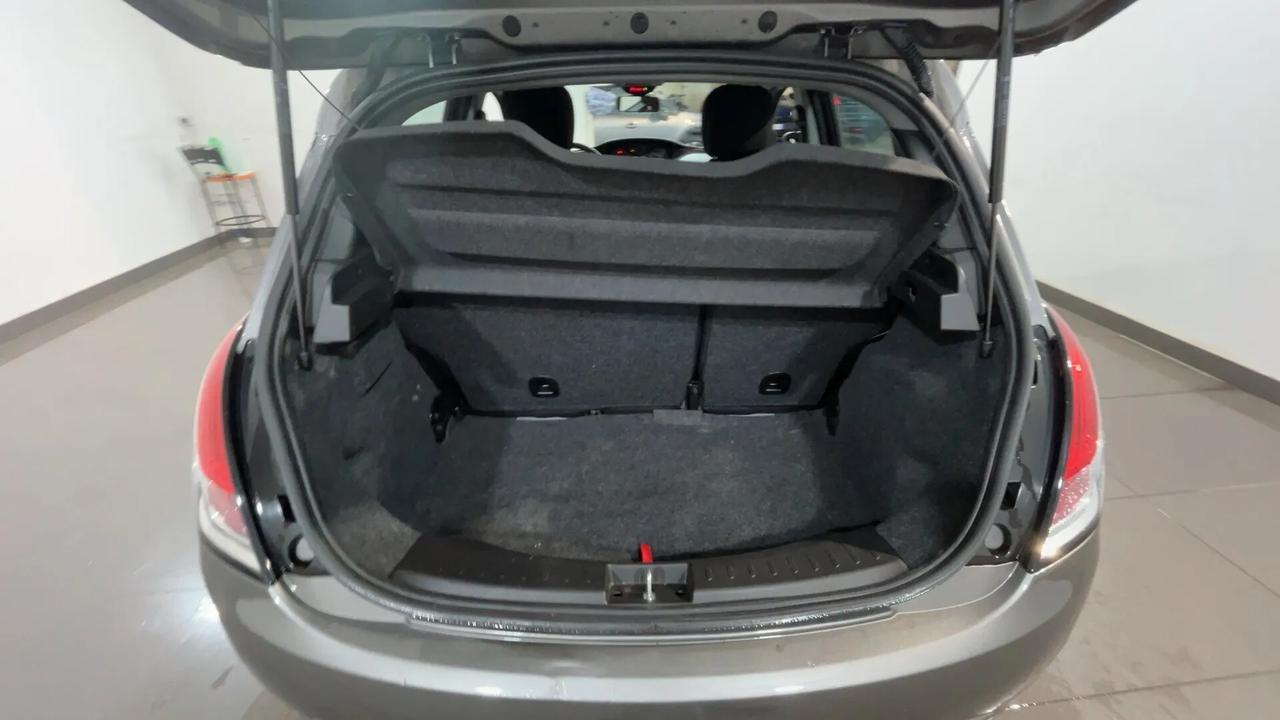 Lancia Ypsilon 1.0 FireFly 5 porte S&S Hybrid Platino