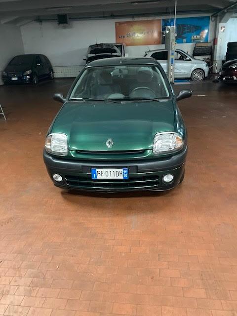 Renault Clio 1.2 cat 3 porte One O One