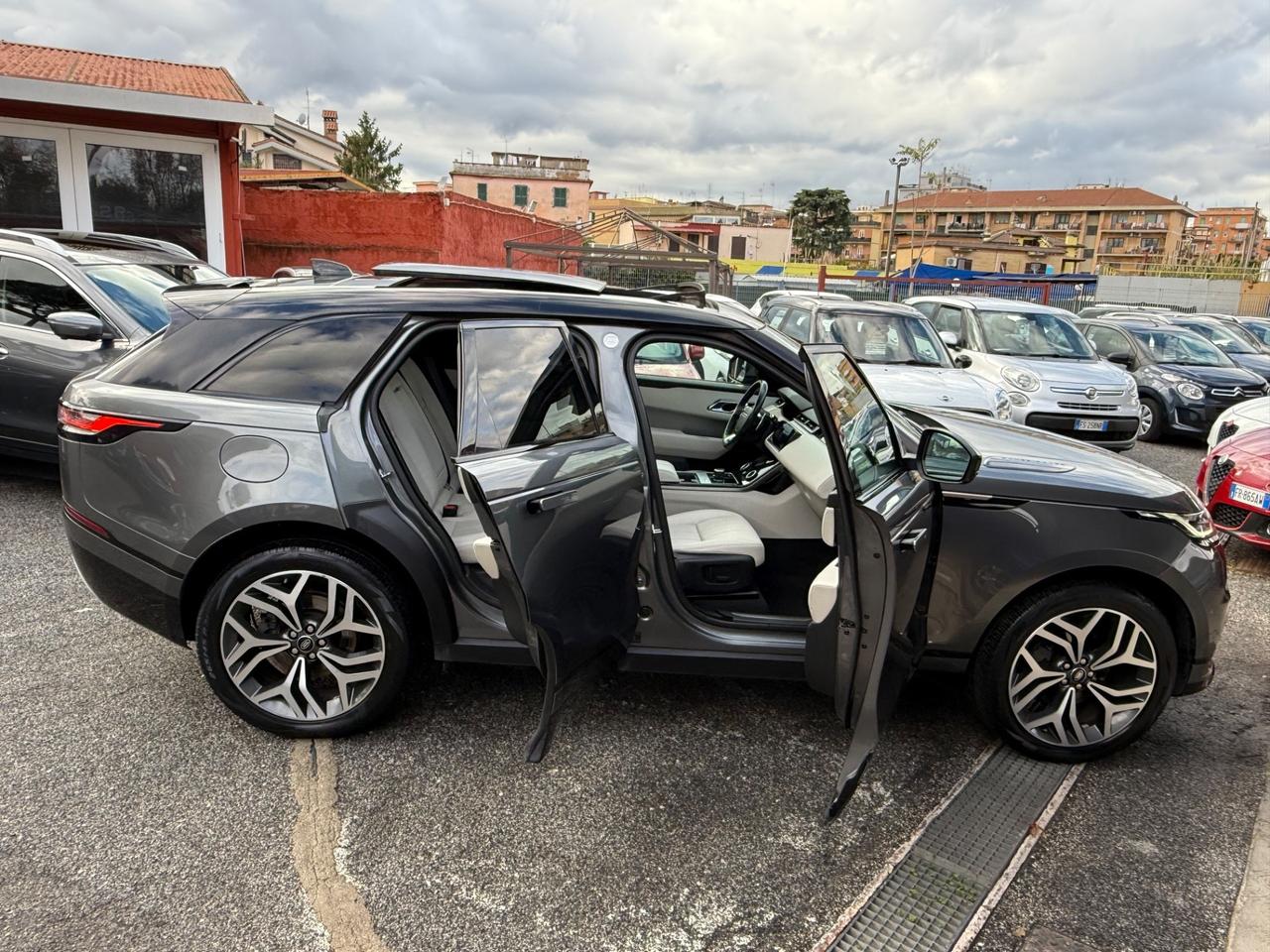 Velar 2.0D I4 240 CV R-Dynamic/unipro/rate/permute