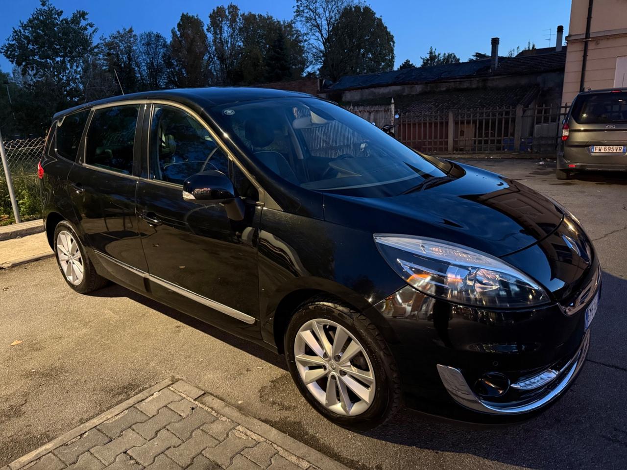 Renault Scenic Scénic 1.5 dCi 110CV S&S Bose 7 posti