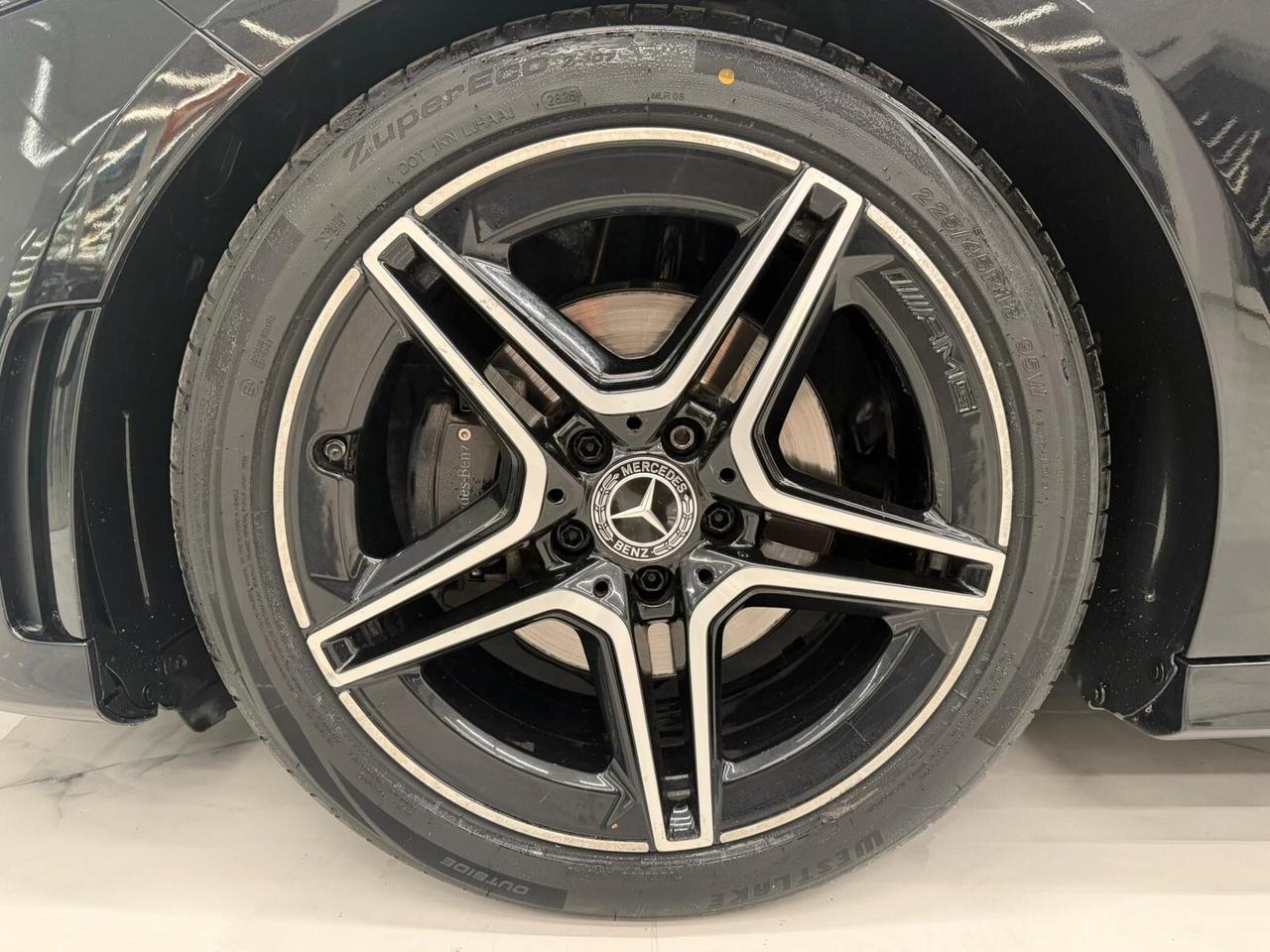 Mercedes-benz A 180 MERCEDES BENZ AMG Premium