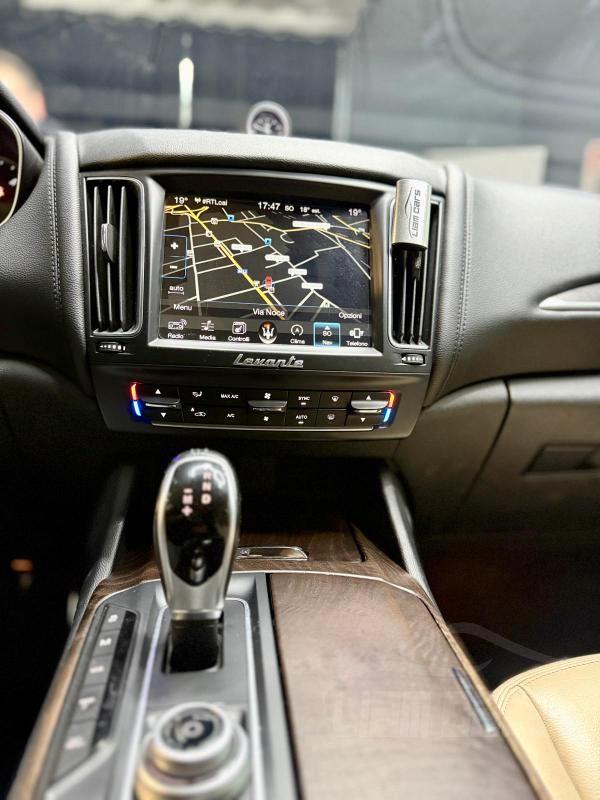 Maserati Levante 3.0 V6 275cv auto