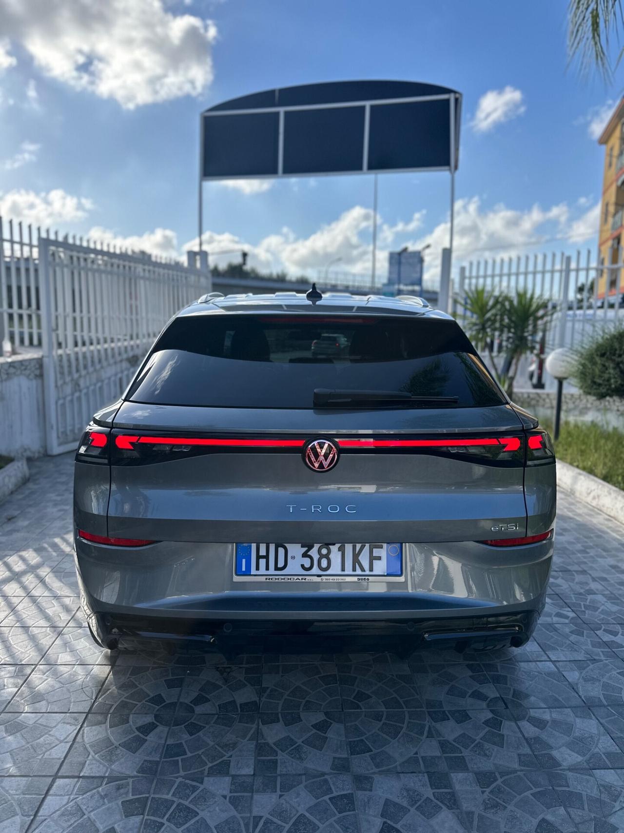 Volkswagen T-Roc 1.5 eTSI ACT 150 CV DSG R-Line