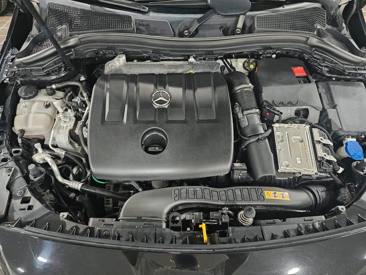 NUOVA MERCEDES-BENZ CLASSE B 180d 116CV PREMIUM AMG