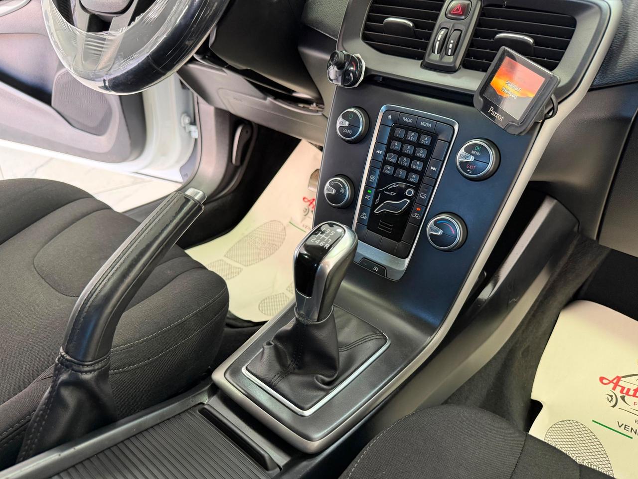 Volvo V40 D2 2.0 TDI 120 CV -UNIPRO-GARANTITA -2018