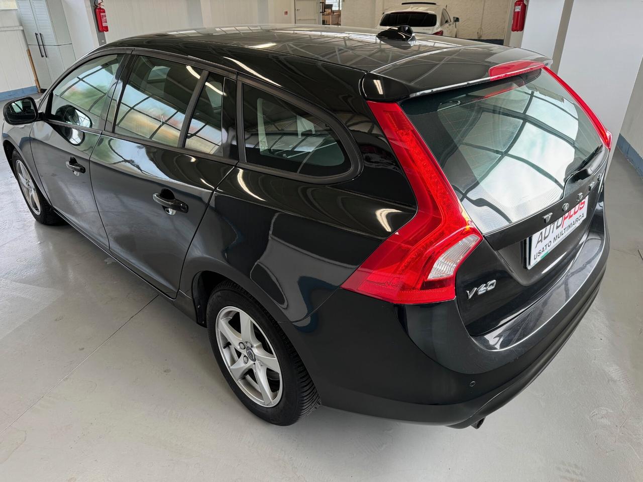 Volvo V60 D2 1.6 Powershift Bussines Navi