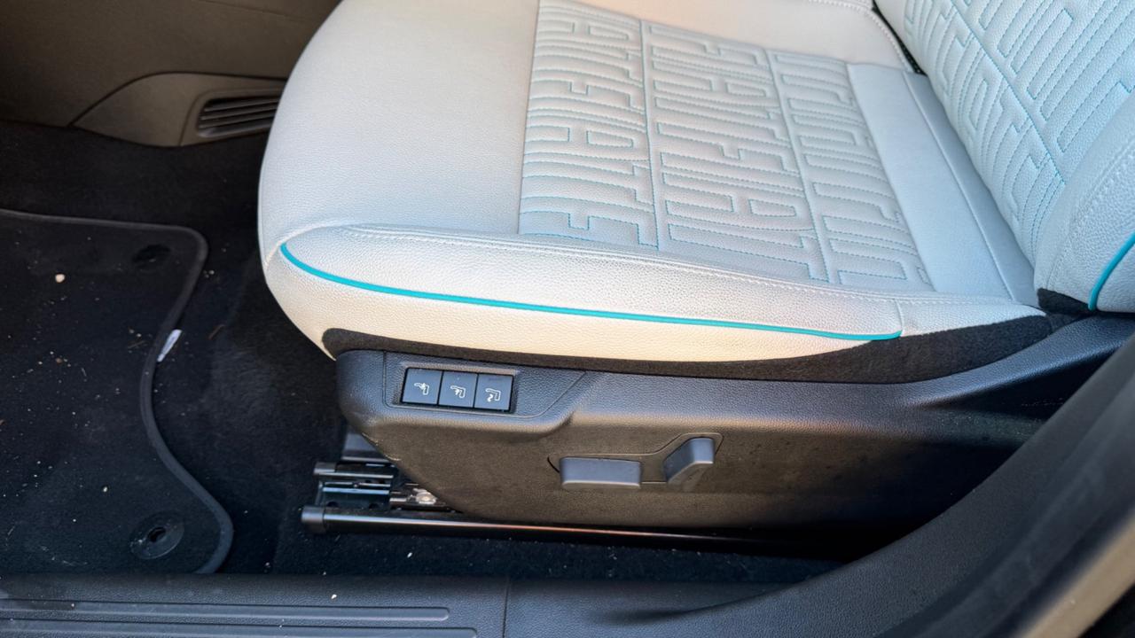 Fiat 600 Hybrid 110 CV DCT MHEV La Prima LED NAVI KAMERA PELLE PDC CERCHI 18 SEDILI ELETTRICI RISCALDATI