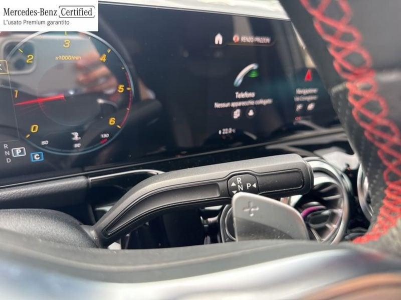 Mercedes-Benz GLA 200 D PREMIUM AUTO