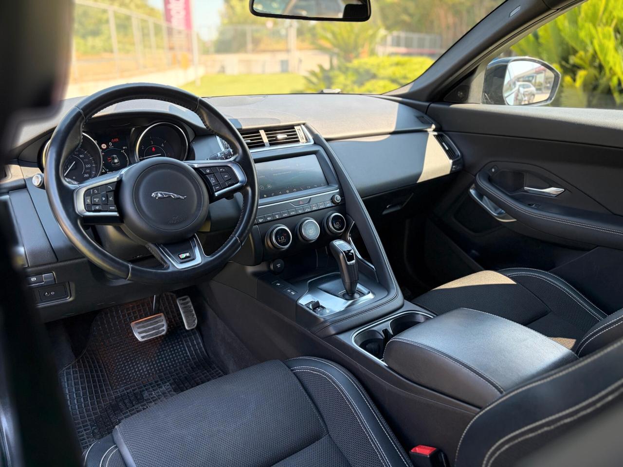 Jaguar E-Pace 2.0D 150 CV AWD aut. R-Dynamic HSE
