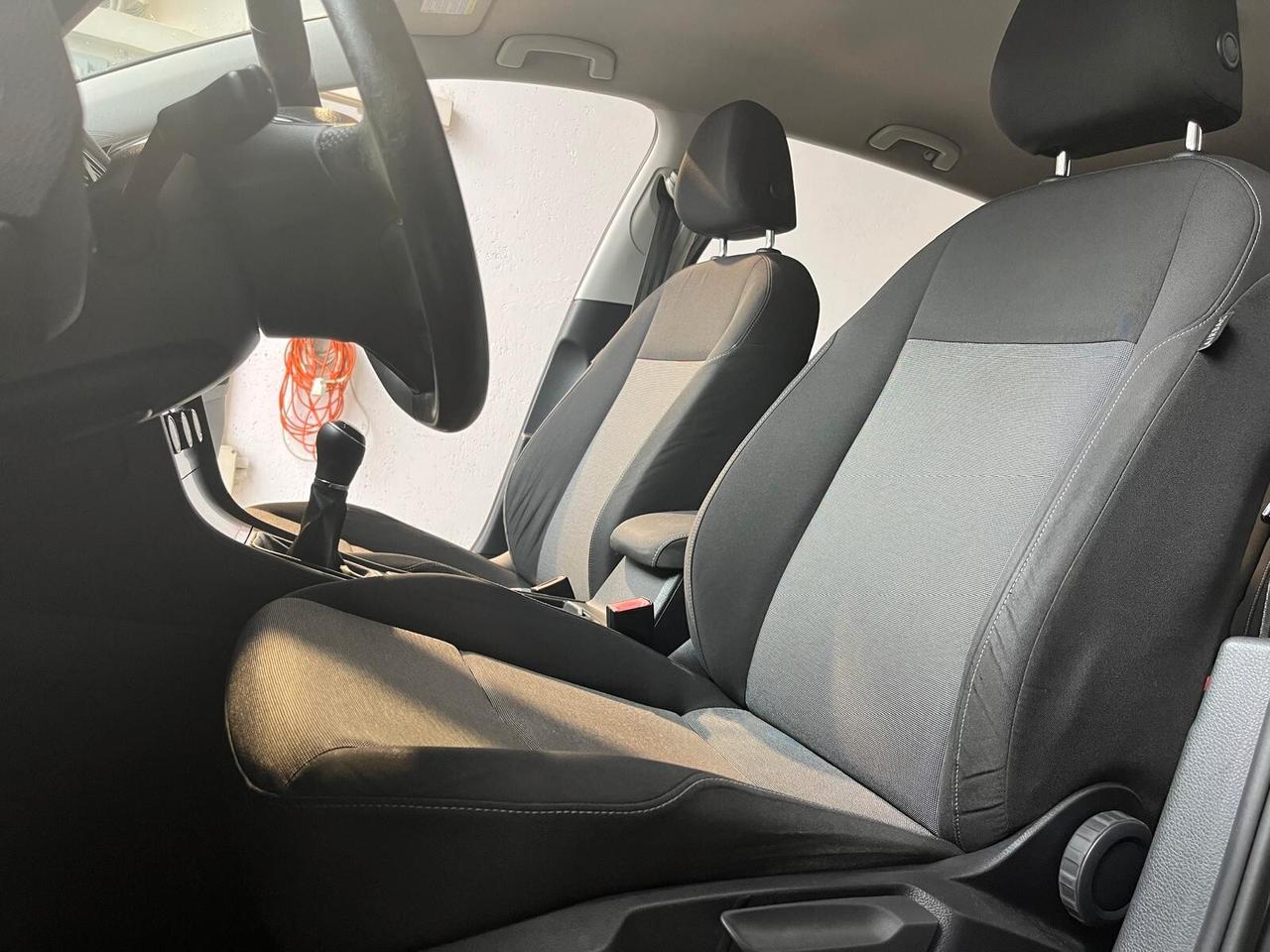 Volkswagen Golf 1.2 BENZINA