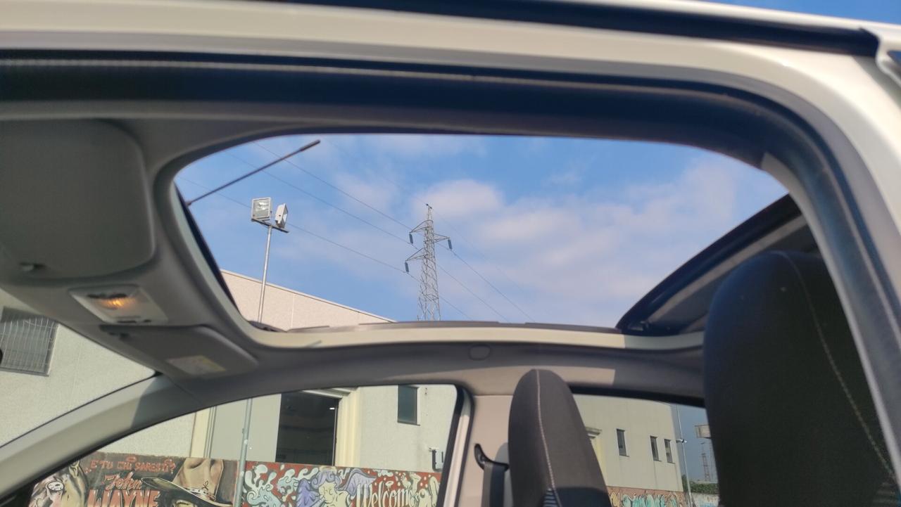 Peugeot 108 1.2 Benzina 5 porte TETO APRIBILE NEOPATENTATI - 2014