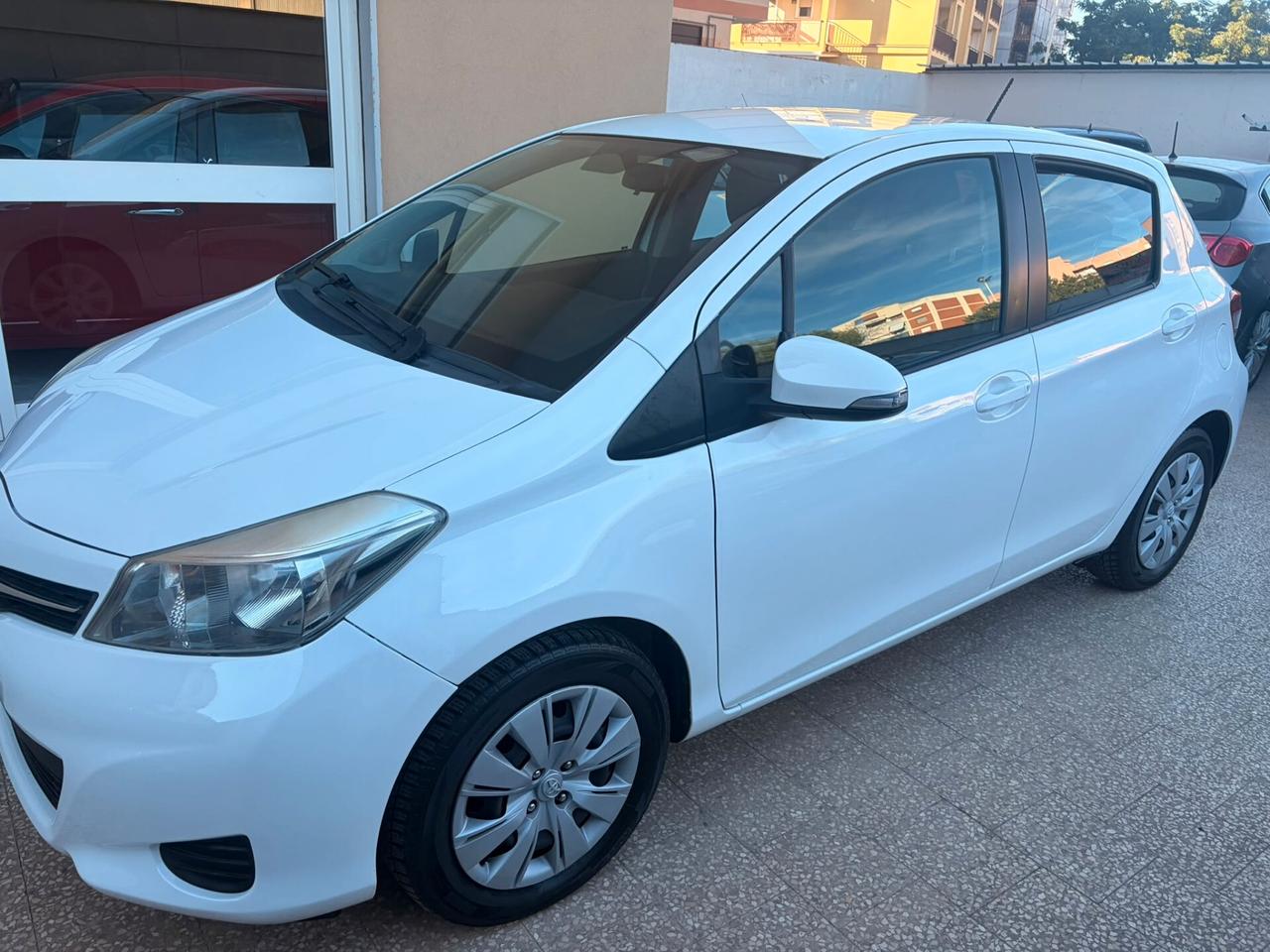 Toyota Yaris 1.0 5 porte Lounge