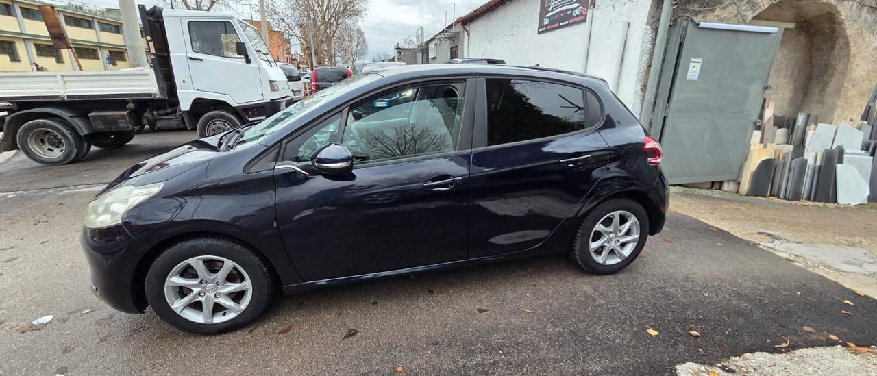Peugeot 208 1.4 HDi 68 CV 2013 12 mesi garantita