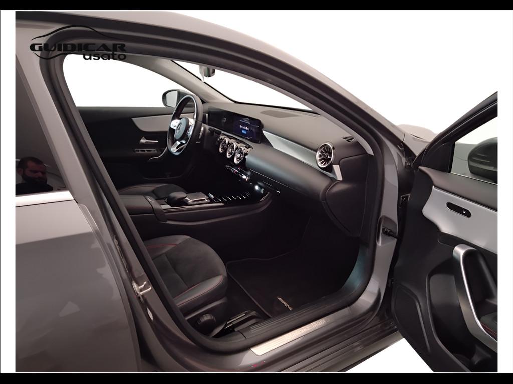 Mercedes-Benz Classe A - W177 2018 - A 200 d Premium Night edition auto