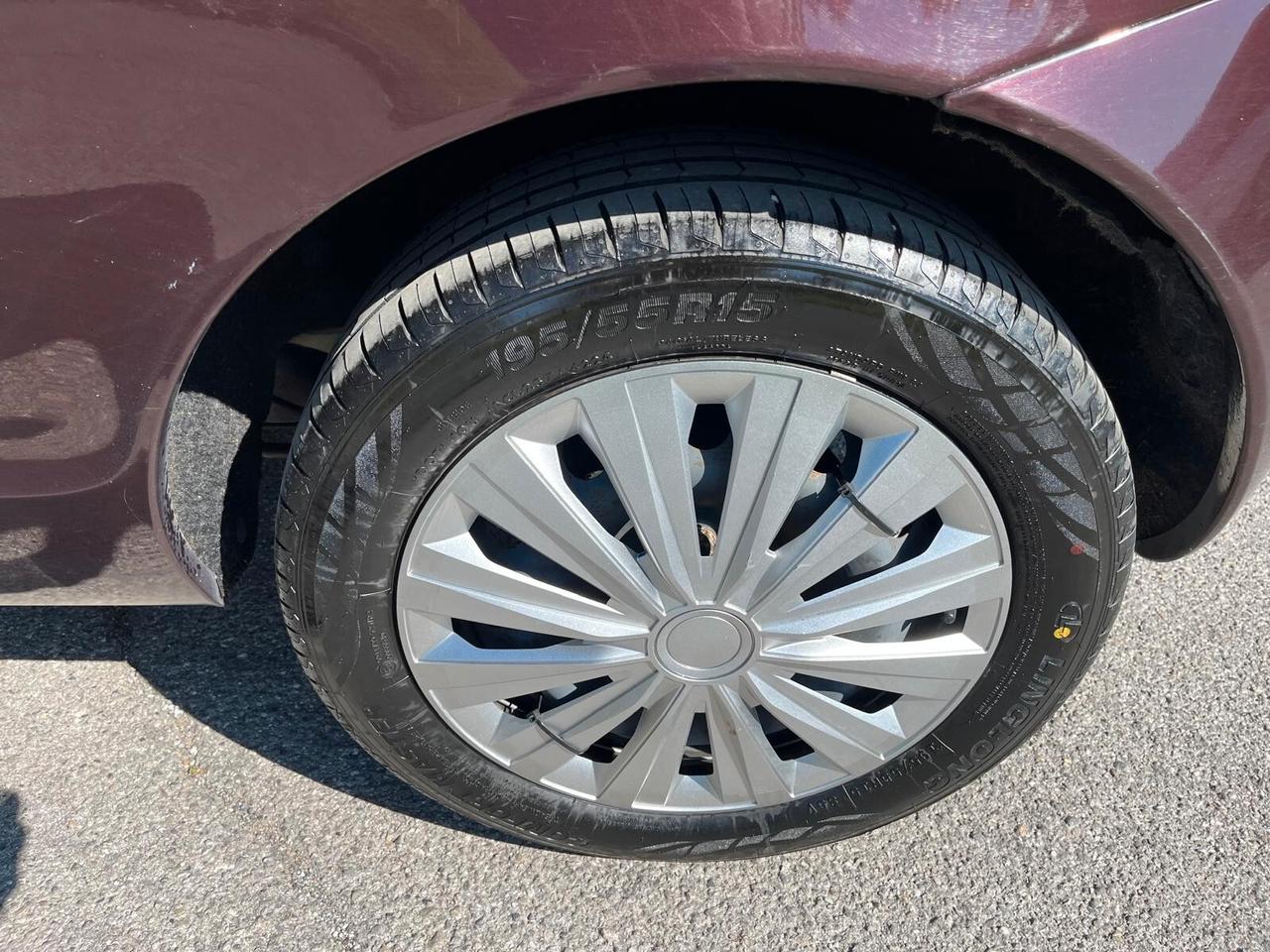 Lancia Ypsilon 1.3 MJT 75 CV Argento