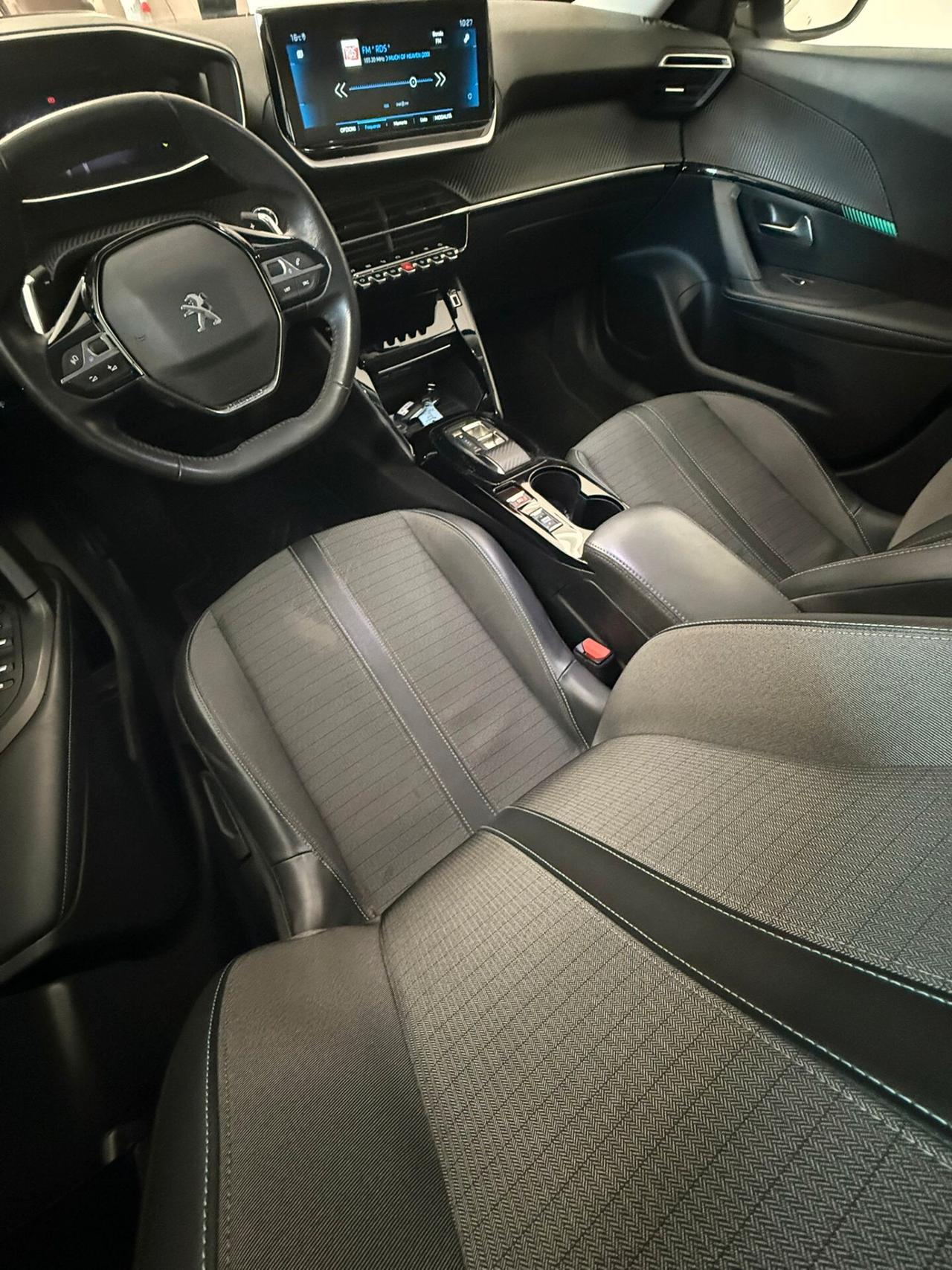 Peugeot 2008 BlueHDi 130 S&S EAT8 Allure