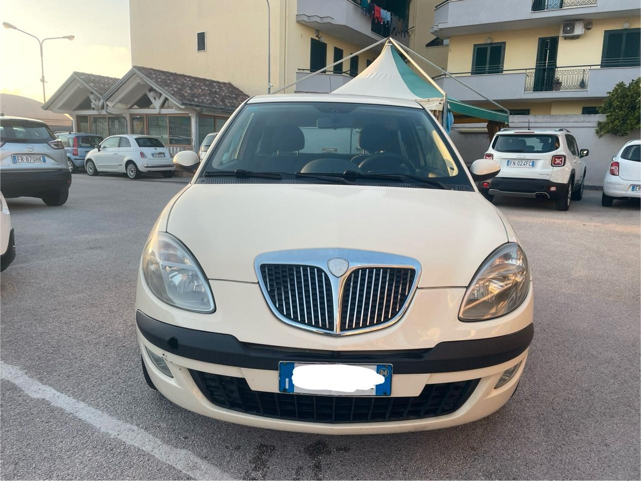 Lancia Ypsilon 1.2 16V Argento GPL