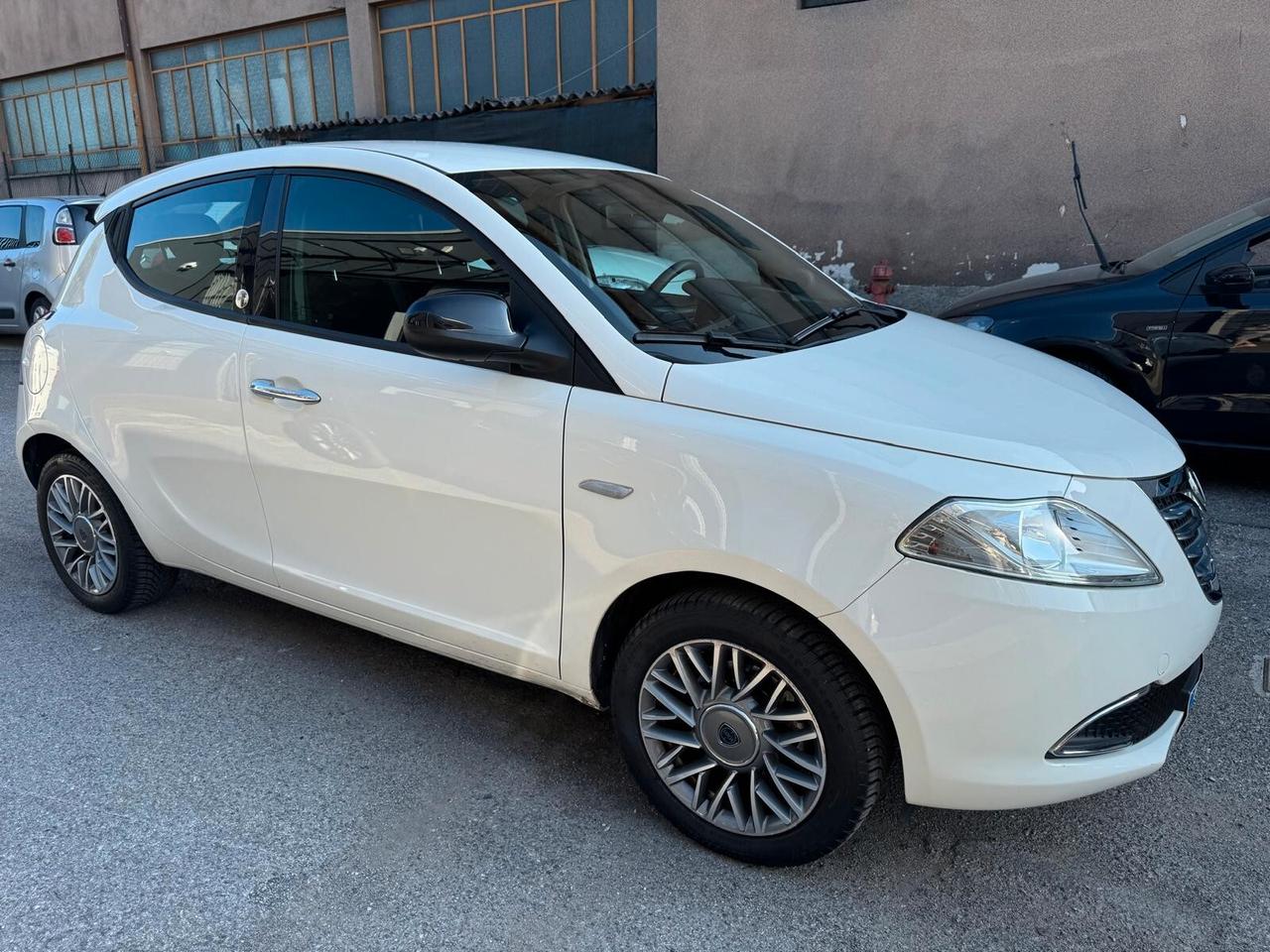 Lancia Ypsilon 1.2 69 CV 5 porte GPL*EURO5*NEOPATENTATI