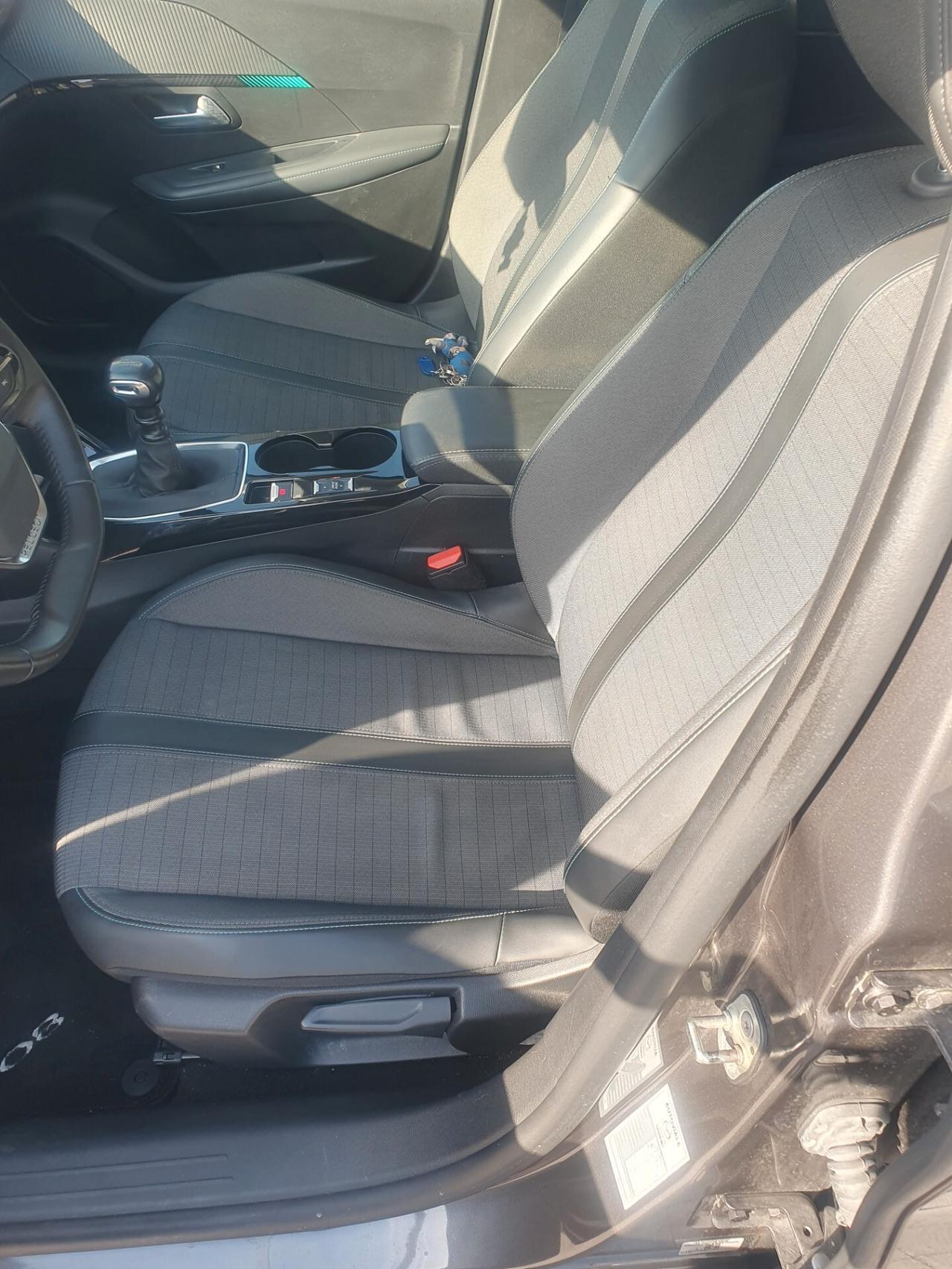 Peugeot 208 PureTech 100 Stop&Start 5 porte Allure